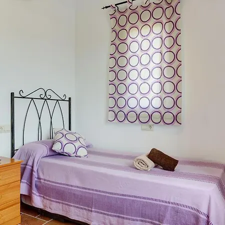 Sleeps 6 With Pool Air Con And Wifi * Nerja