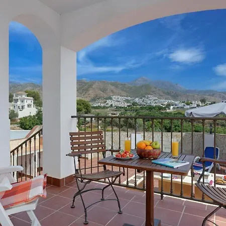 Sleeps 6 With Pool Air Con And Wifi Villa Nerja
